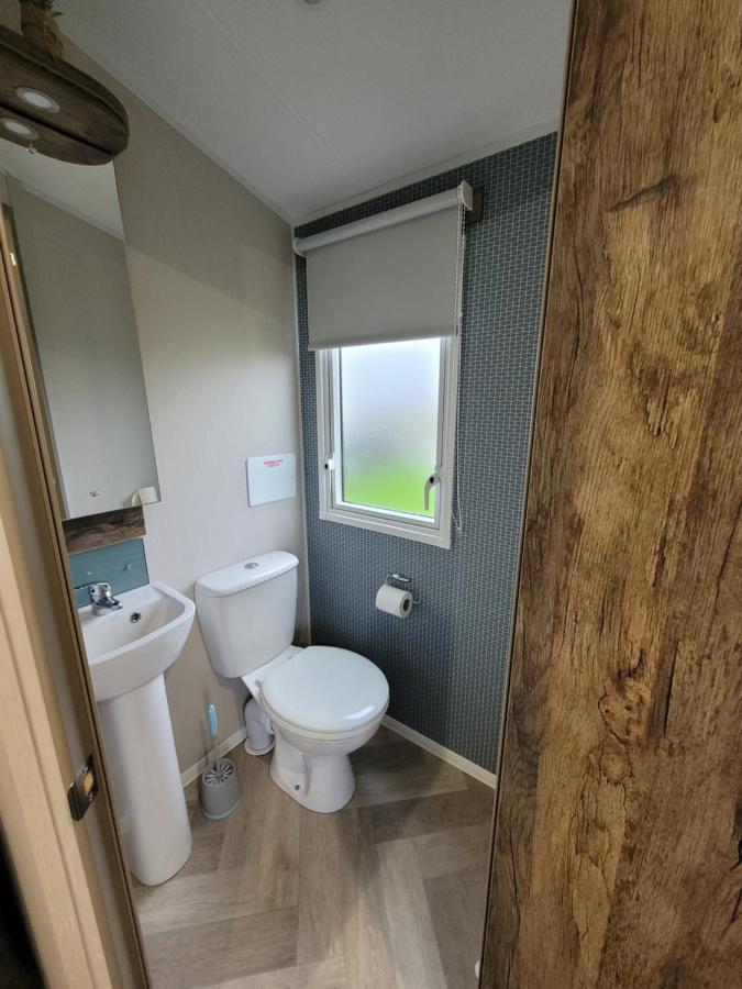 Q8 Ocean Edge Caravan Park Хейшем Екстер'єр фото